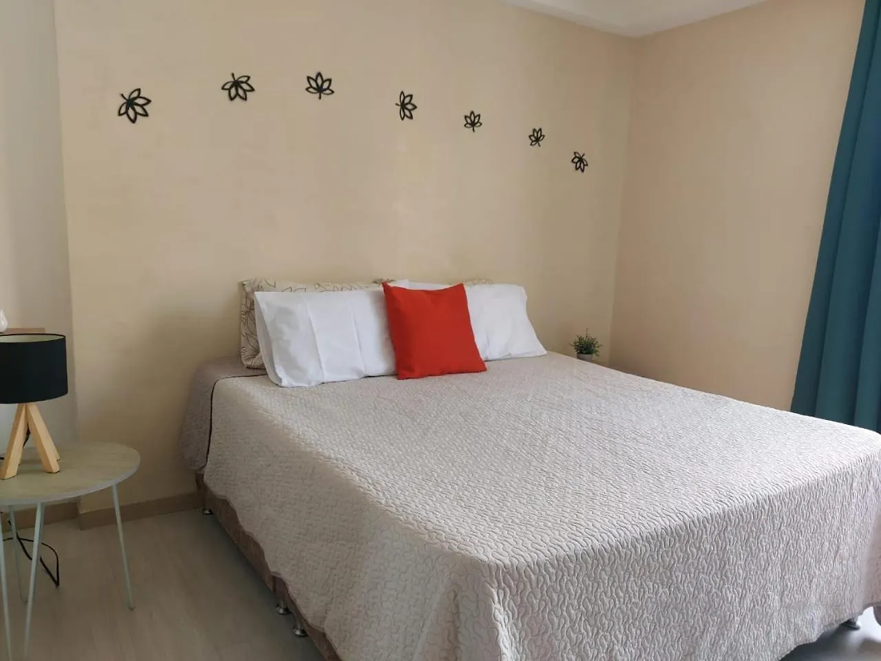 Lovely One Bedroom Condo In Beautiful Laureles Μεντεγίν Διαμέρισμα