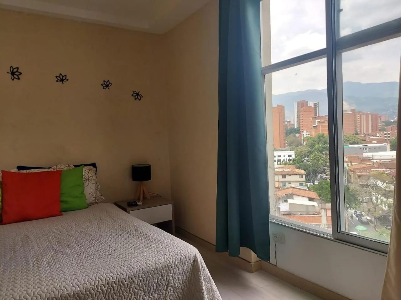 Lovely One Bedroom Condo In Beautiful Laureles Medellin Apartment