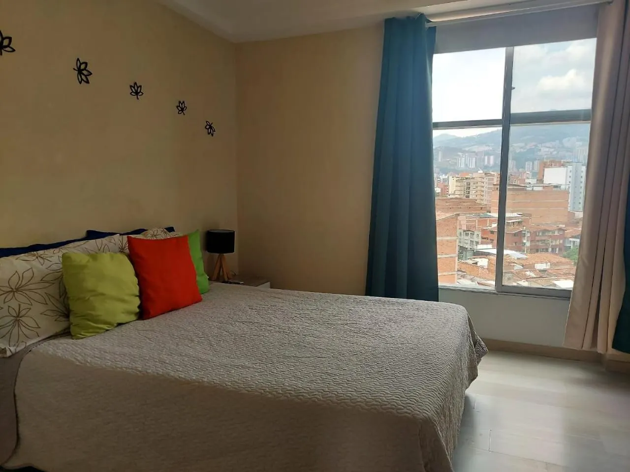 Apartment Lovely One Bedroom Condo In Beautiful Laureles Medellin