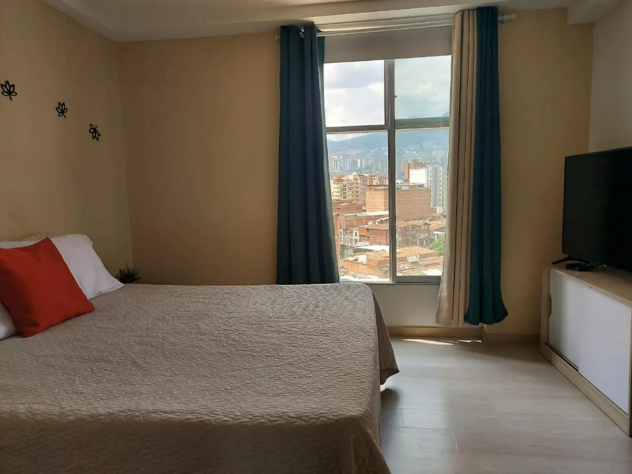 Lovely One Bedroom Condo In Beautiful Laureles Medellin 0*,